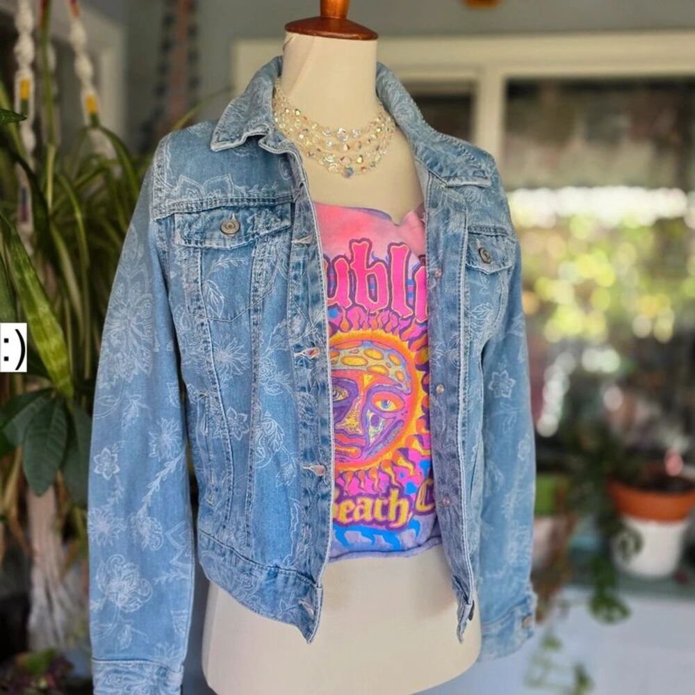 Floral Patterned Denim Jacket - Picture 5 of 11
